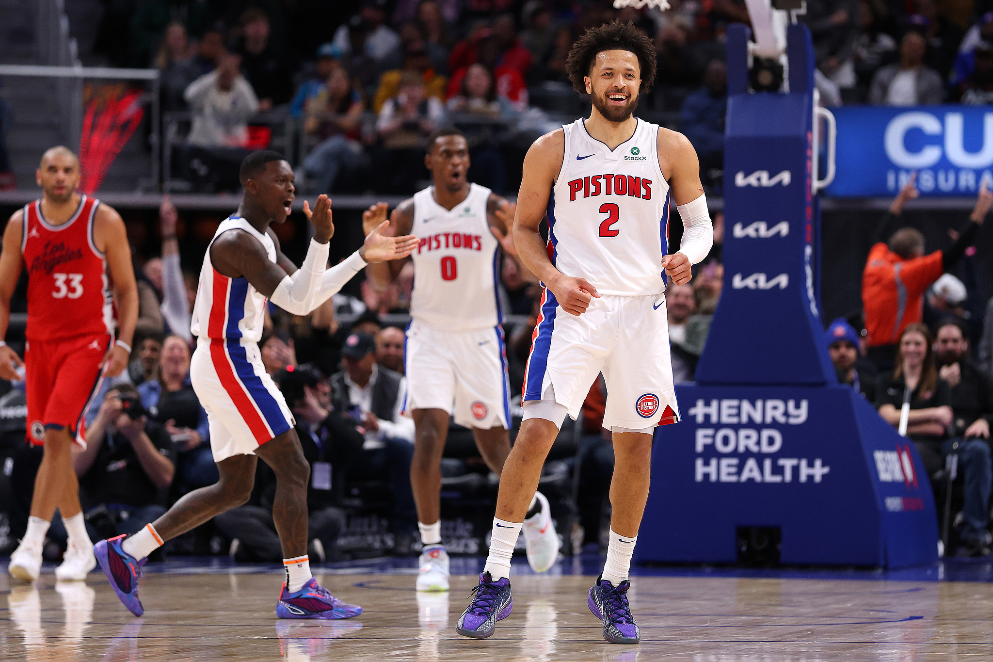 老鹰力克奇才，豪取九连胜