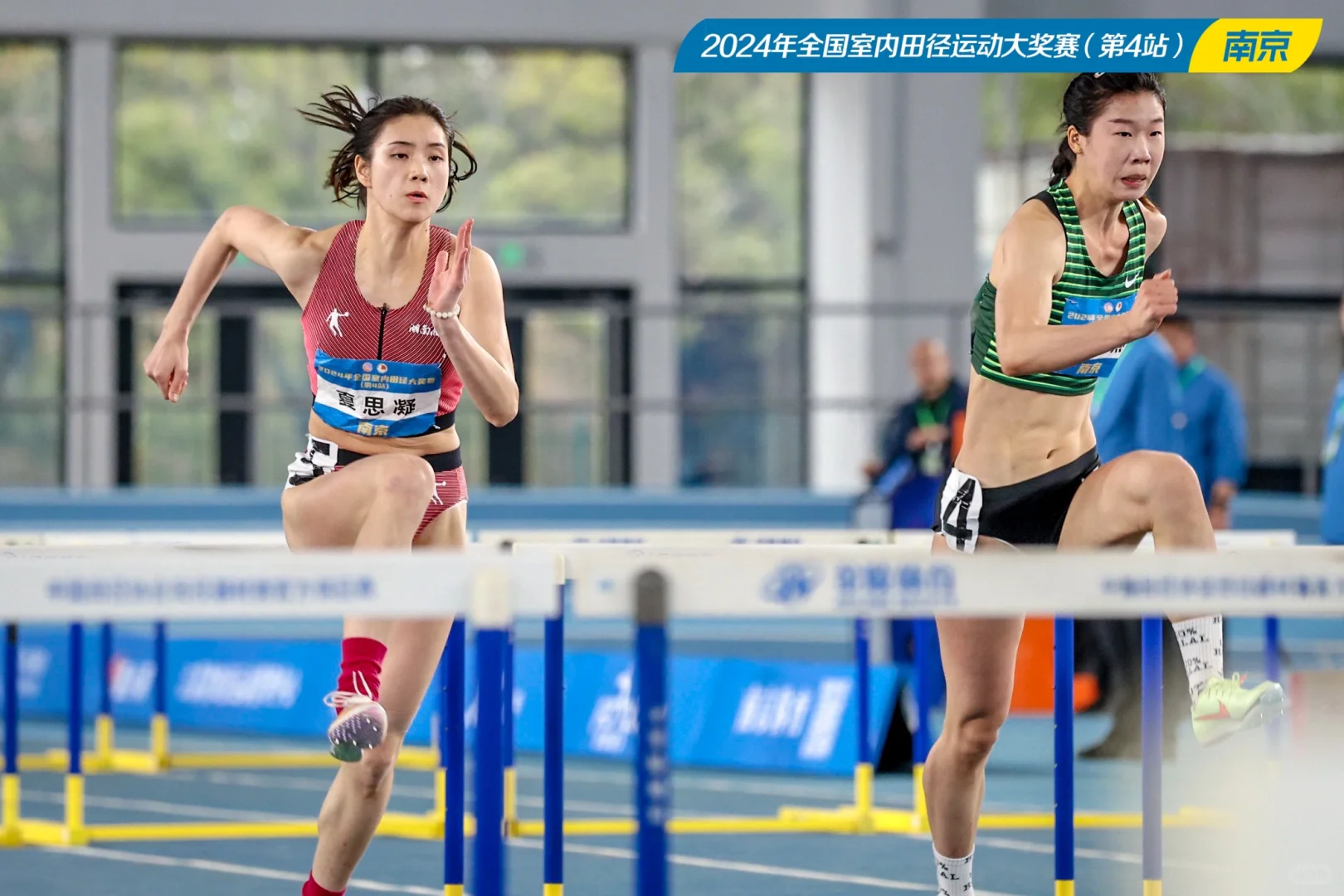 田径比赛选手集体突破个人最佳成绩