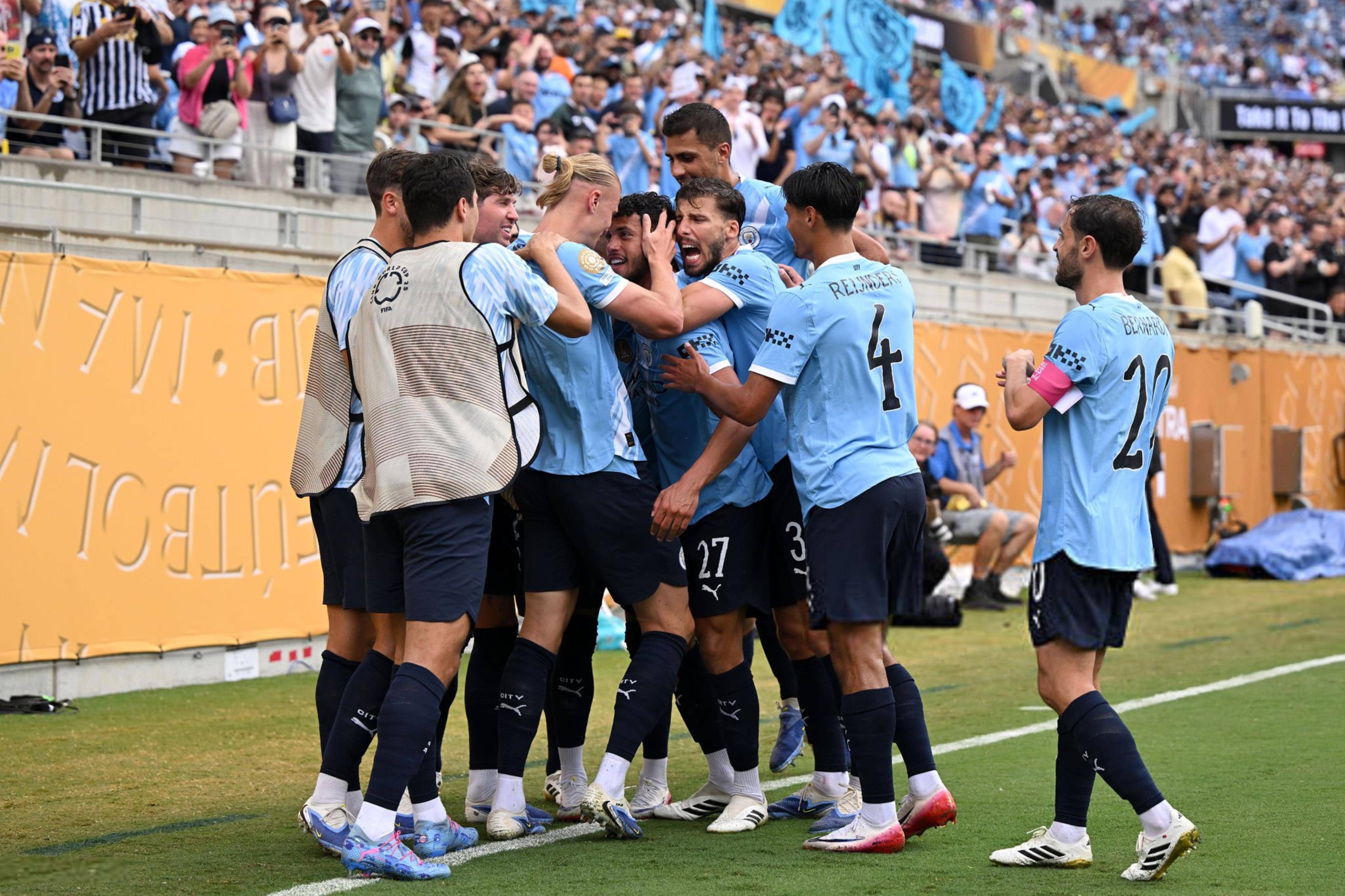 关于曼城主场战胜莱切斯特城，连胜止住的信息