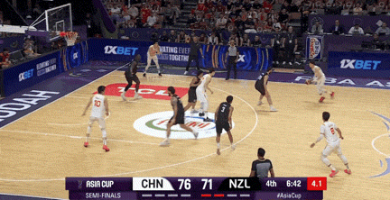 加拿大男篮血洗意大利男篮，布克绝境逆转的简单介绍