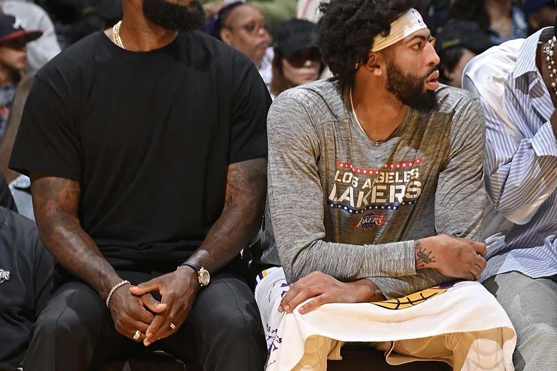 比赛中诞生新的战术,引发球迷讨论 比赛中诞生新的战术,引发球迷讨论