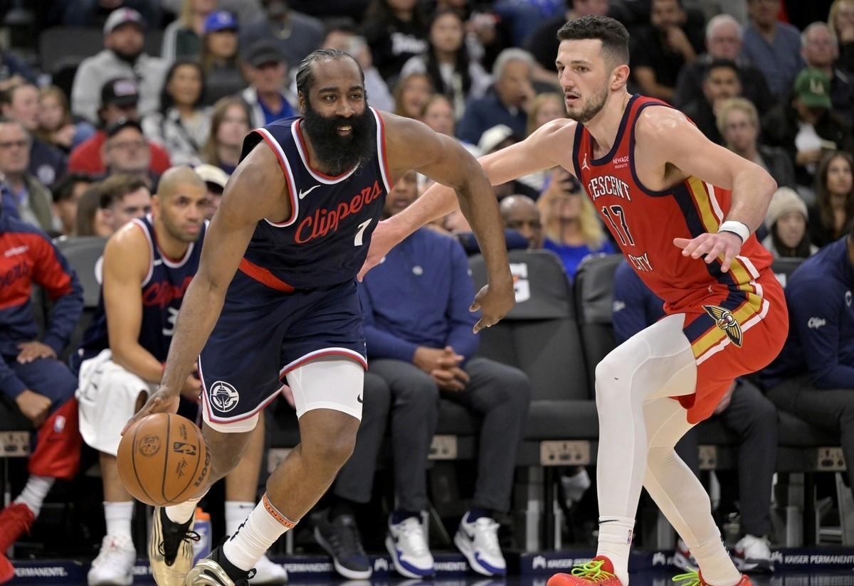 快船压制黄蜂,轻松获胜的简单介绍 快船压制黄蜂,轻松获胜的简单介绍