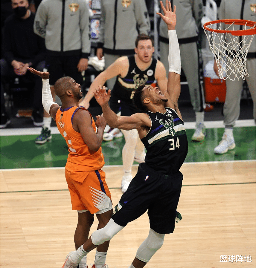 保罗伤愈复出!太阳对阵雄鹿 保罗伤愈复出!太阳对阵雄鹿